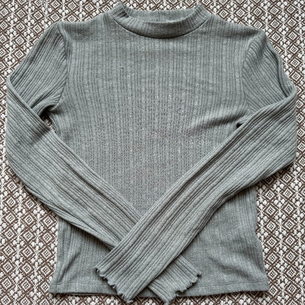 Small Hollister Long-Sleeve